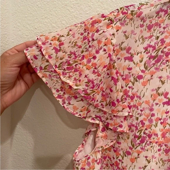 CeCe Ruffle Sleeve Floral Blouse Women’s Size M Peach Coral NWT - Picture 4 of 5